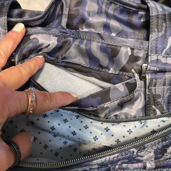 Lug Windjammer Convertible Tote Bag Camo Navy - Picture 7 of 12